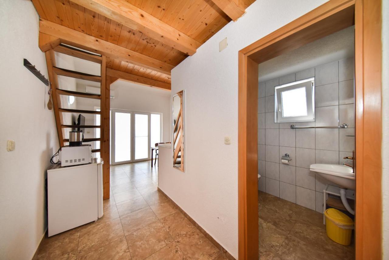 Apartments Zrakic Затон Экстерьер фото