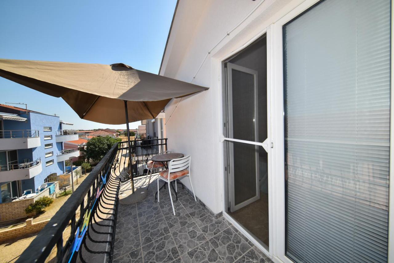 Apartments Zrakic Затон Экстерьер фото