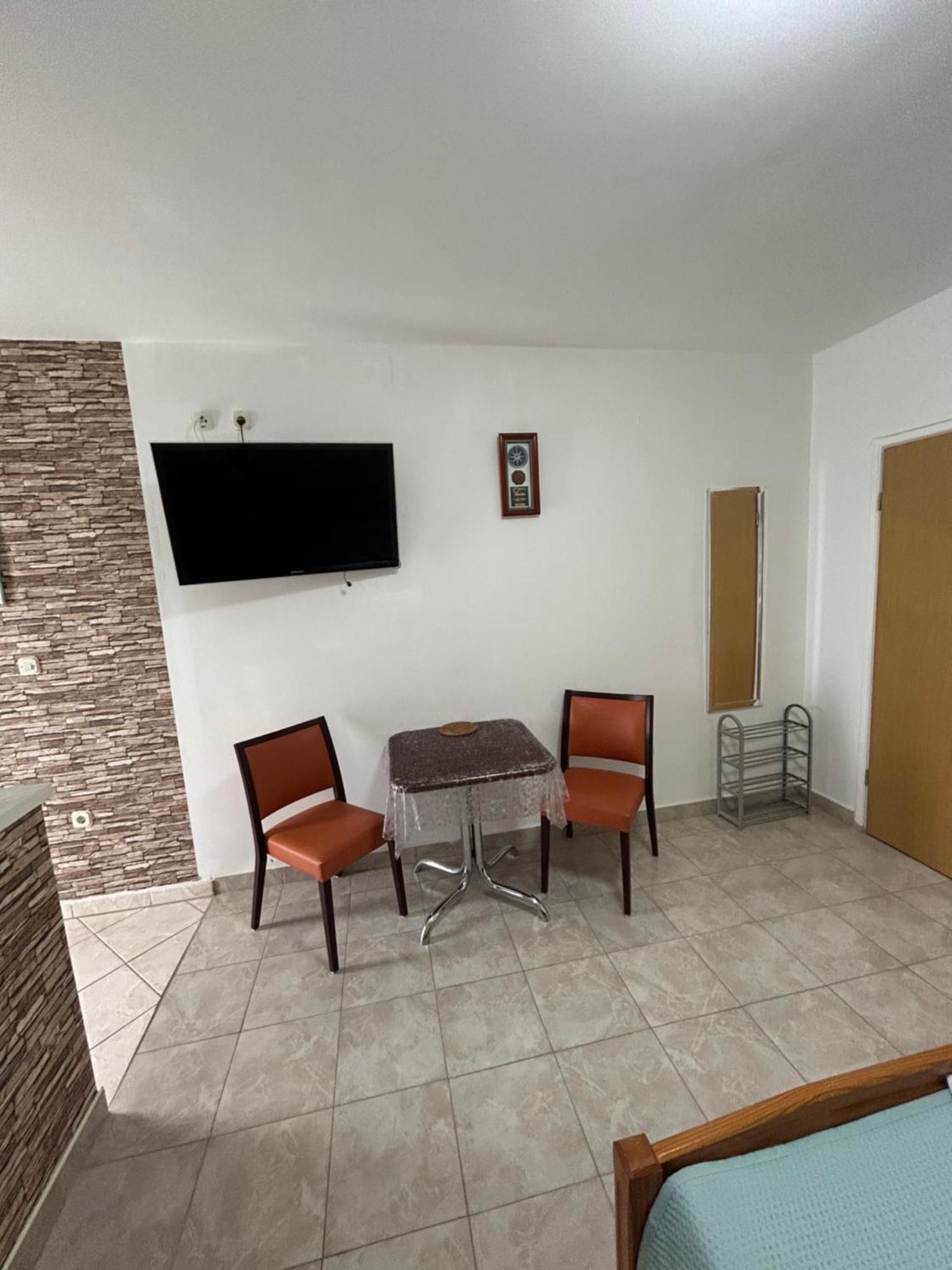 Apartments Zrakic Затон Экстерьер фото